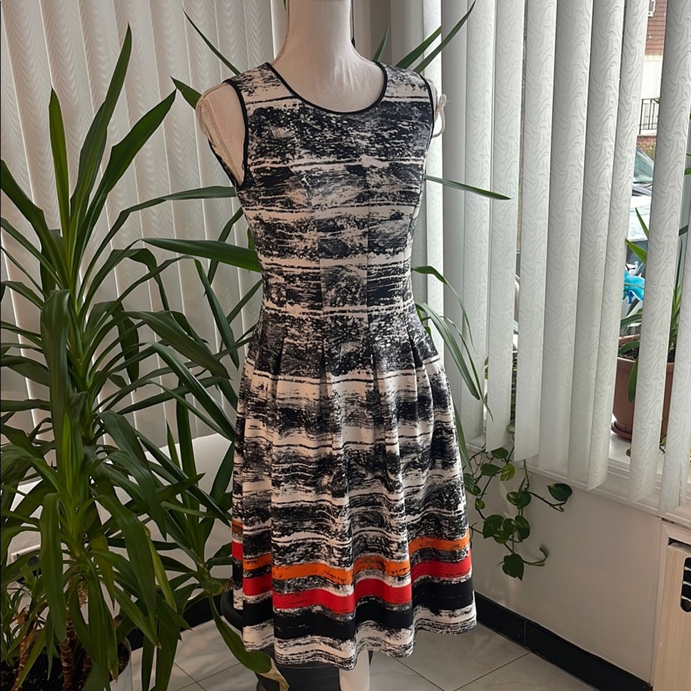 NWOT NINE WEST Striped Black and White Dress with Red Accents SIZE 4